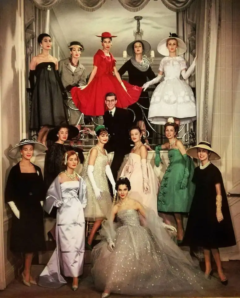 Yves Saint Laurent tuoi tre than dong 0va dinh menh thoi trang