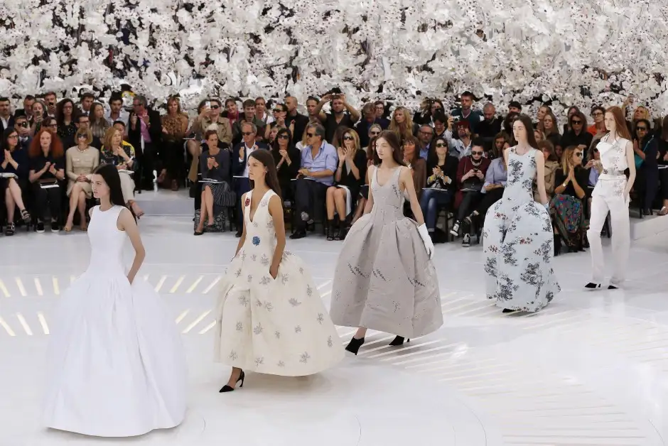 Christian Dior – Người đưa sự sang trọng trở lại hậu chiến 4 dinh hinh lai nen cong mghiep thoi trang